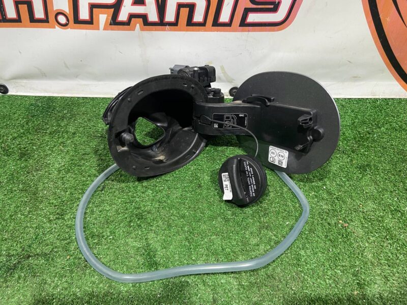 LR077481 Filler neck housing RANGE ROVER SPORT (L494) 2013- Used cost 50 € in stock 5 pcs.
