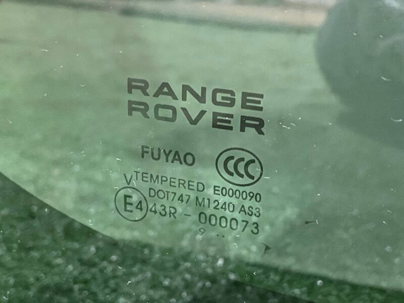 LR077637 Glass in the body side left rear Range Rover L405 (2013-2021) Used cost 150 € in stock 3 pcs.