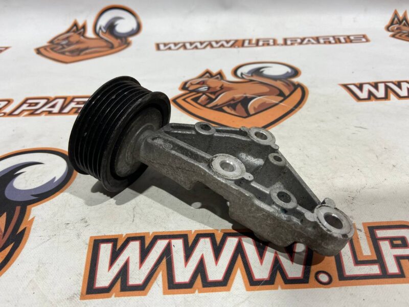 LR077854 Roller bracket 3.0TD Land Rover Discovery 5 Used cost 32,83 € in stock 4 pcs.