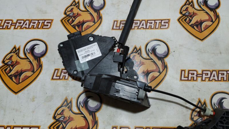 LR078744 Door LOCK REAR RIGHT LAND ROVER DISCOVERY SPORT L550 2015- Used cost 33 € in stock 20 pcs.