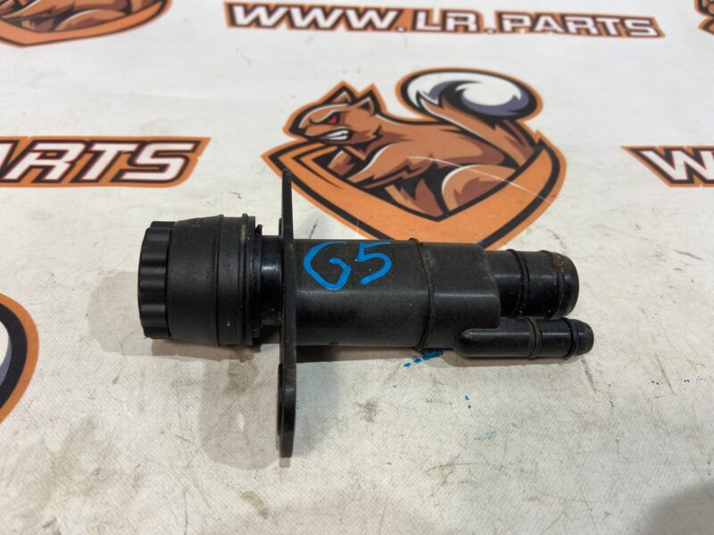 LR078768 Plug RANGE ROVER SPORT (L494) 2013- Used cost 15 € in stock 1 pcs.