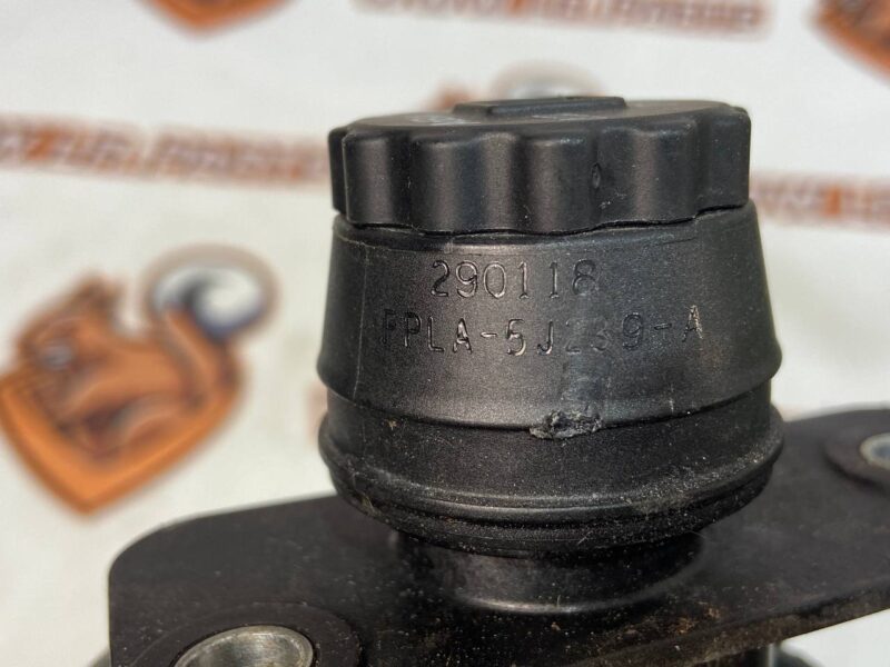 LR078768 Plug RANGE ROVER SPORT (L494) 2013- Used cost 15 € in stock 1 pcs.