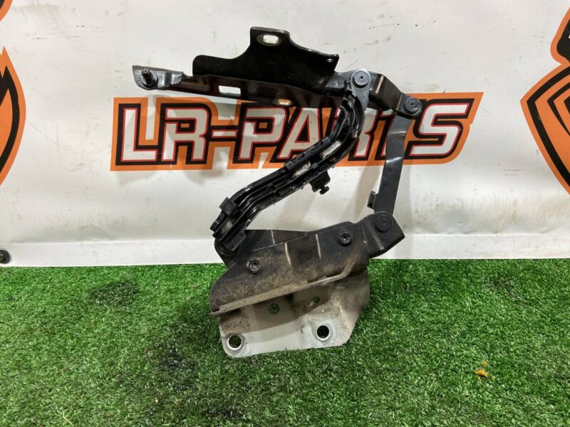 LR080203 Hood hinge right Land Rover Discovery 5 L462 (2017-) used cost 47 € in stock 2 pcs.
