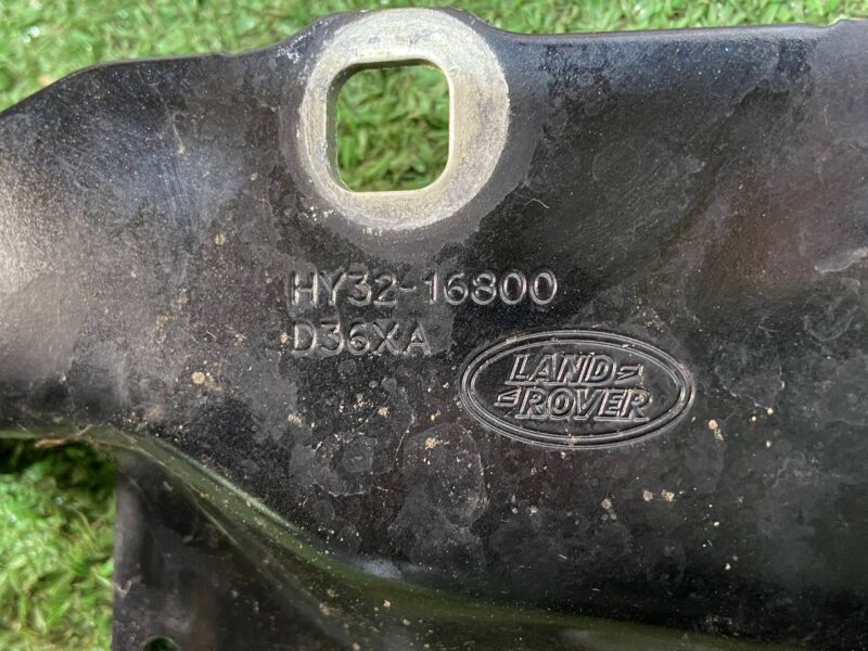 LR080203 Hood hinge right Land Rover Discovery 5 L462 (2017-) used cost 47 € in stock 2 pcs.