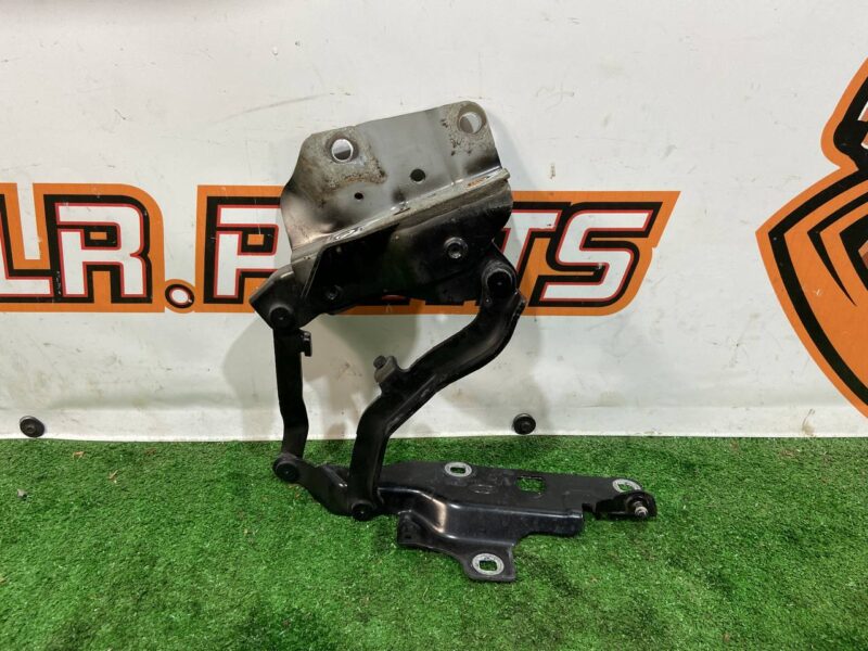 LR080203 Hood hinge right Land Rover Discovery 5 L462 (2017-) used cost 47 € in stock 2 pcs.