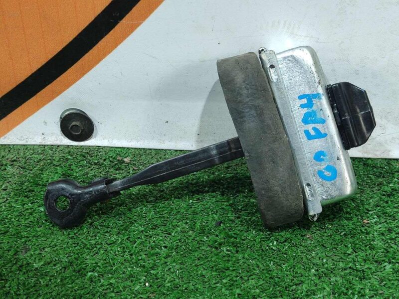 LR080288 Front door stop Land Rover Discovery 5 L462 (2017-) used - Image 13