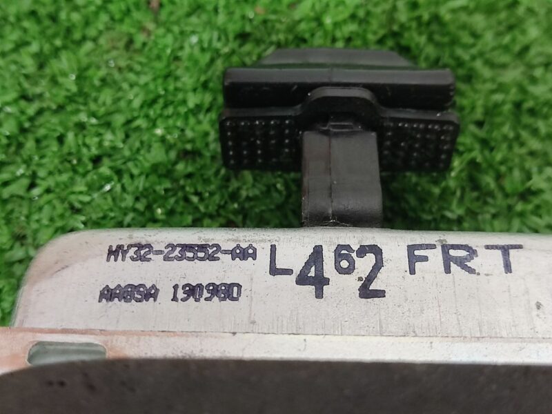 LR080288 Front door stop Land Rover Discovery 5 L462 (2017-) used - Image 17