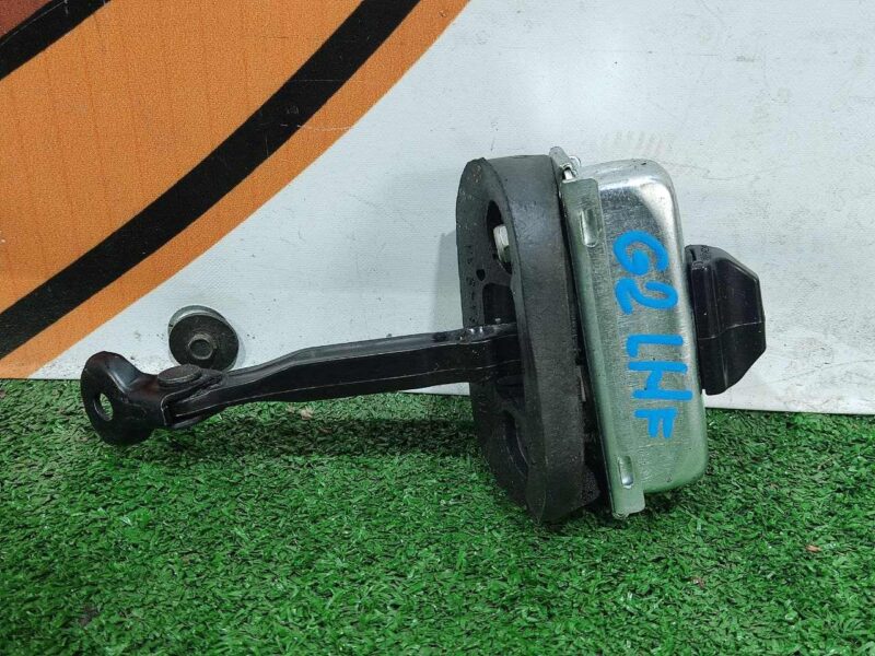 LR080288 Front door stop Land Rover Discovery 5 L462 (2017-) used cost 20 € in stock 3 pcs.