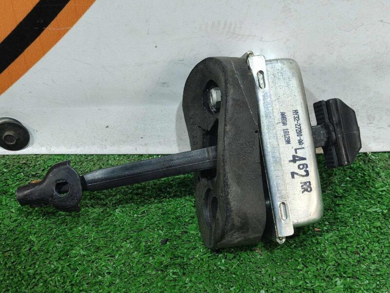 LR080291 Rear door stop Land Rover Discovery 5 L462 (2017-) used cost 23 € in stock 8 pcs.
