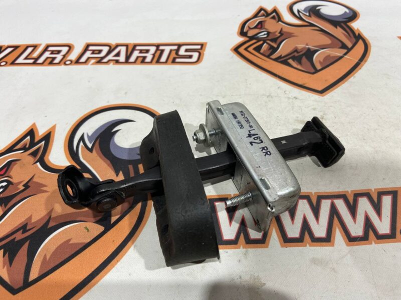 LR080291 Rear door stop Land Rover Discovery 5 L462 (2017-) used - Image 20