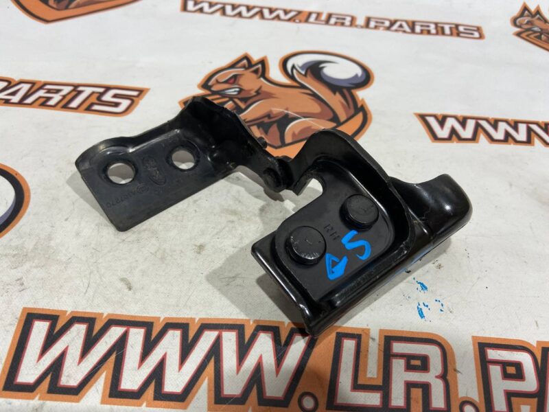 LR080293 Trunk lid hinge right Land Rover Discovery 5 L462 (2017-) used cost 35 € in stock 1 pcs.