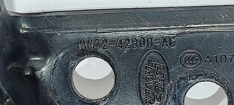 LR080293 Trunk lid hinge right Land Rover Discovery 5 L462 (2017-) used cost 35 € in stock 1 pcs.