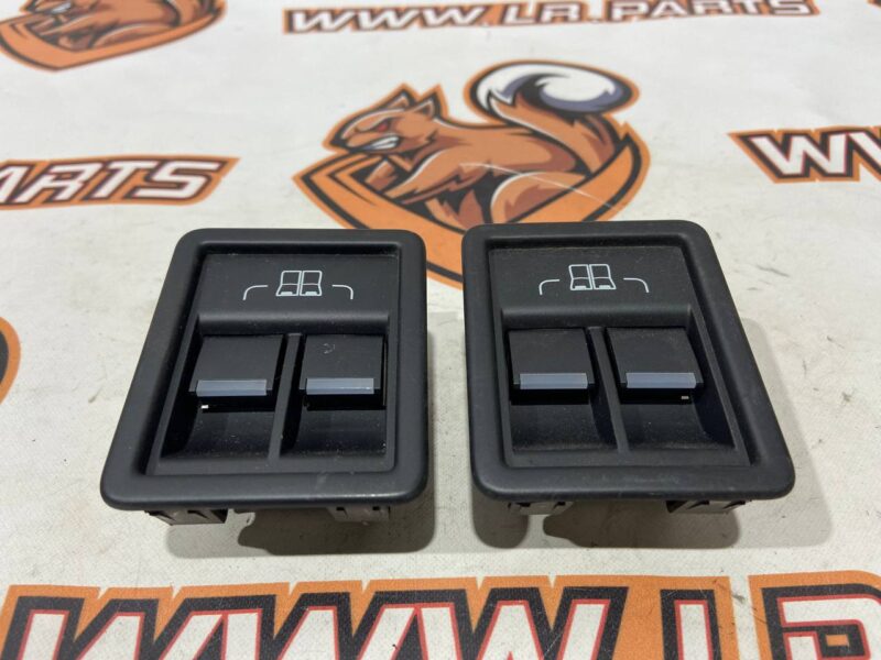 LR081322 Folding switch of the 3rd row of seats LAND ROVER DISCOVERY 5 (L462) Used cost 23,23 € in stock 4 pcs.