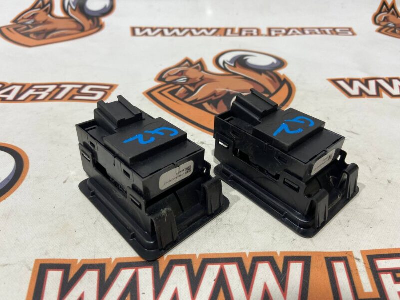 LR081322 Folding switch of the 3rd row of seats LAND ROVER DISCOVERY 5 (L462) Used cost 23,23 € in stock 4 pcs.