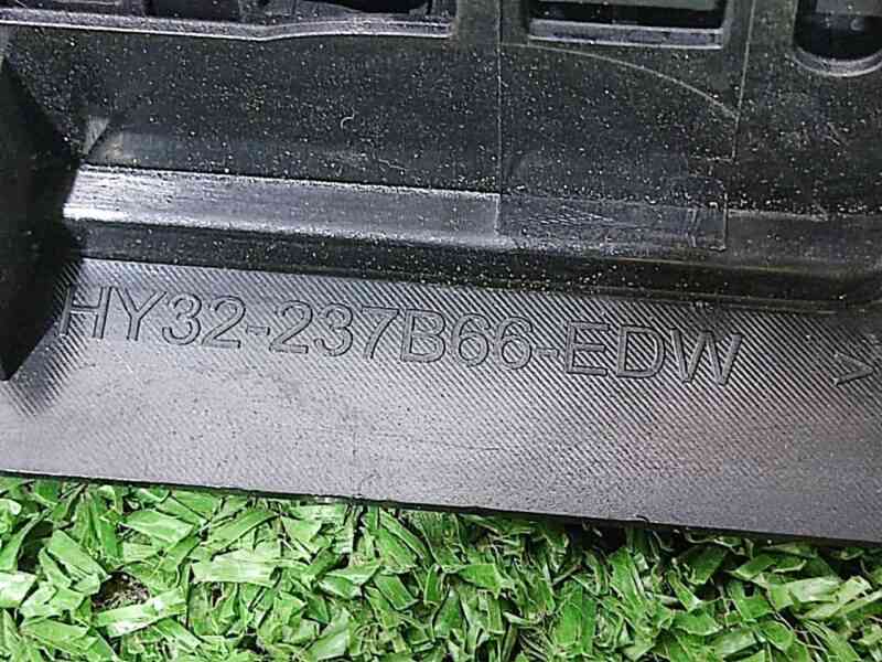 LR081324KIT 3rd Row Bottom Folding switch LAND ROVER DISCOVERY 5 (L462) Used cost 31 € in stock 2 pcs.