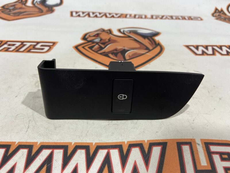 LR081342 Lock button for RANGE ROVER VELAR (L560) Used cost 20 € in stock 3 pcs.