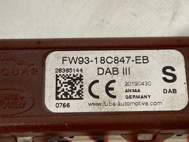 LR081473 Range Rover Sport L494 antenna Amplifier (2014-2022) Used cost 15 € in stock 3 pcs.