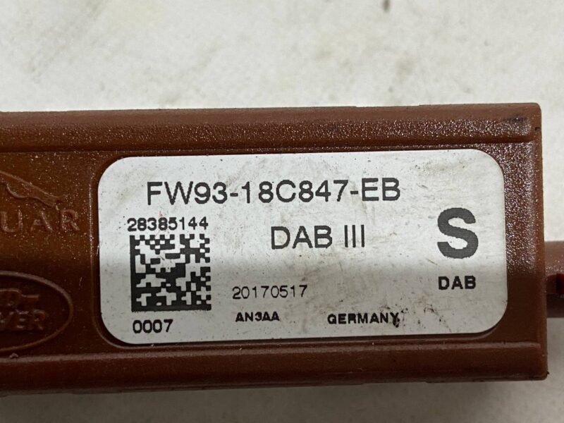 LR081473 Range Rover Sport L494 antenna Amplifier (2014-2022) Used cost 15 € in stock 3 pcs.