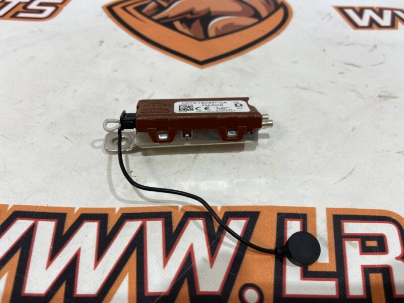 LR081481 Antenna Amplifier Land Rover Discovery Sport L550 (2015-) Used cost 40 € in stock 1 pcs.