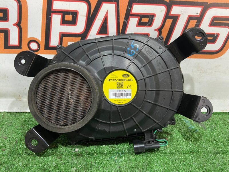 LR081486 Subwoofer speaker Land Rover Discovery 5 L462 (2017-) Used cost 60 € in stock 1 pcs.
