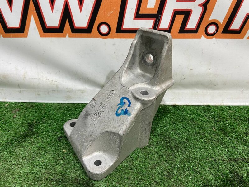 LR081529 Engine bracket left LAND ROVER DISCOVERY 5 (L462) Used cost 139 € in stock 1 pcs.