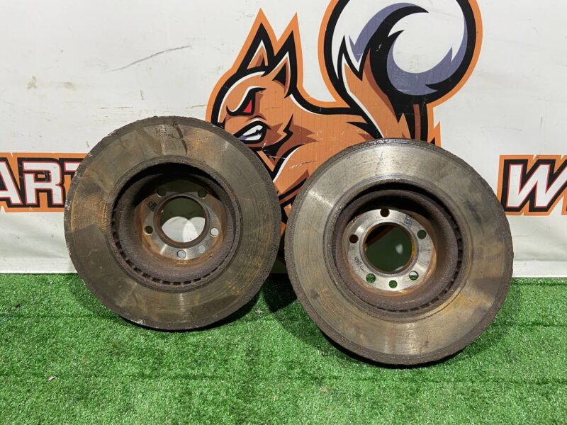 LR081594 Front Brake Disc (350x35) Land Rover Discovery 5 L462 (2017-) Used cost 25 € in stock 13 pcs.