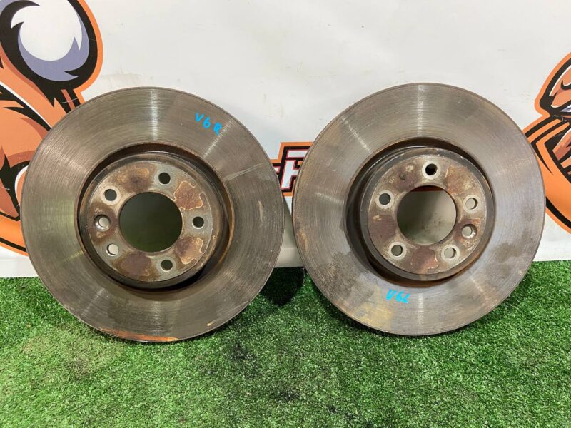 LR081594 Front Brake Disc (350x35) Land Rover Discovery 5 L462 (2017-) Used cost 25 € in stock 13 pcs.