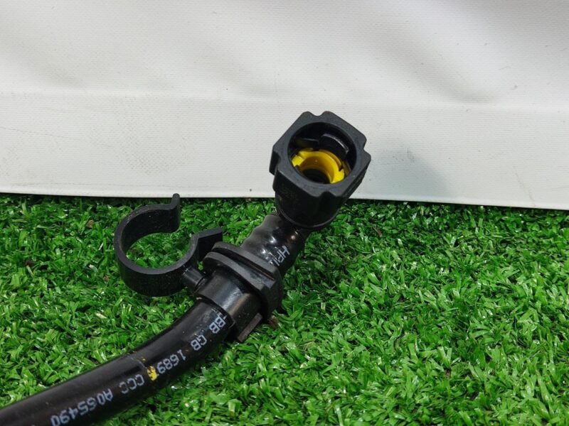 LR081606 Vacuum tube Land Rover Discovery 5 L462 (2017-) Used cost 42,36 € in stock 3 pcs.