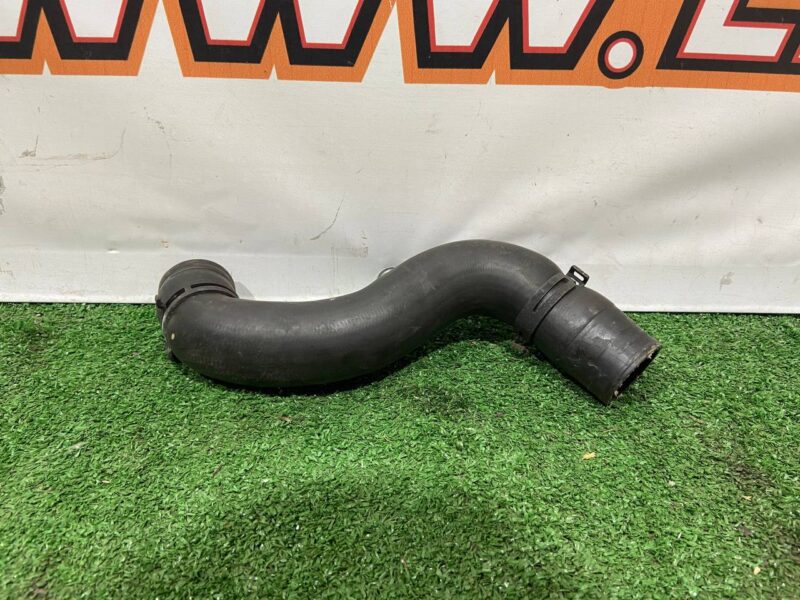 LR081657 Cooling pipe 3.0D Range Rover Sport L494 (2014-2022) Used cost 20 € in stock 2 pcs.