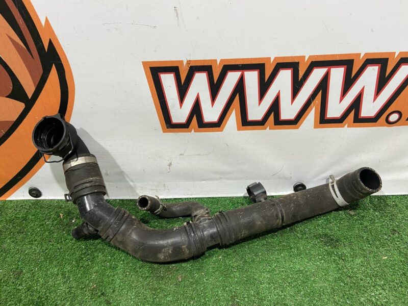 LR081663 Cooling pipe 3.0TD Range Rover Sport L494 (2014-2022) Used cost 40 € in stock 8 pcs.