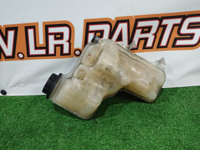LR081667 Expansion tank 2.0IE 2.0D 3.0IE 3.0D Land Rover Discovery 5 Used cost 66,6 € in stock 4 pcs.