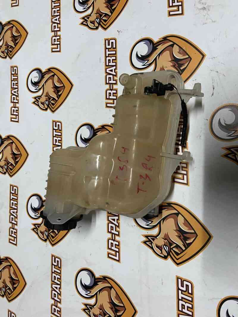 LR081667 Expansion tank 2.0IE 2.0D 3.0IE 3.0D Land Rover Discovery 5 Used cost 66,6 € in stock 4 pcs.
