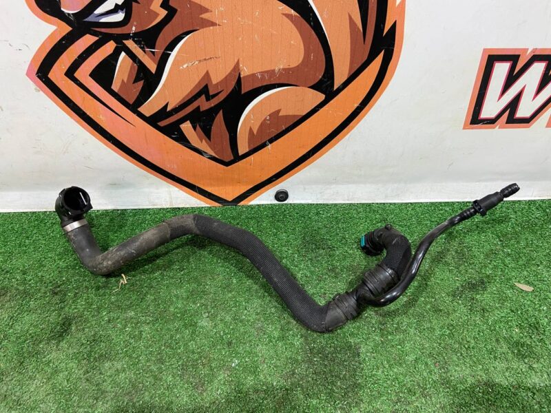 LR081673 Cooling system hose Range Rover Sport L494 (2014-2022) Used cost 50 € in stock 7 pcs.