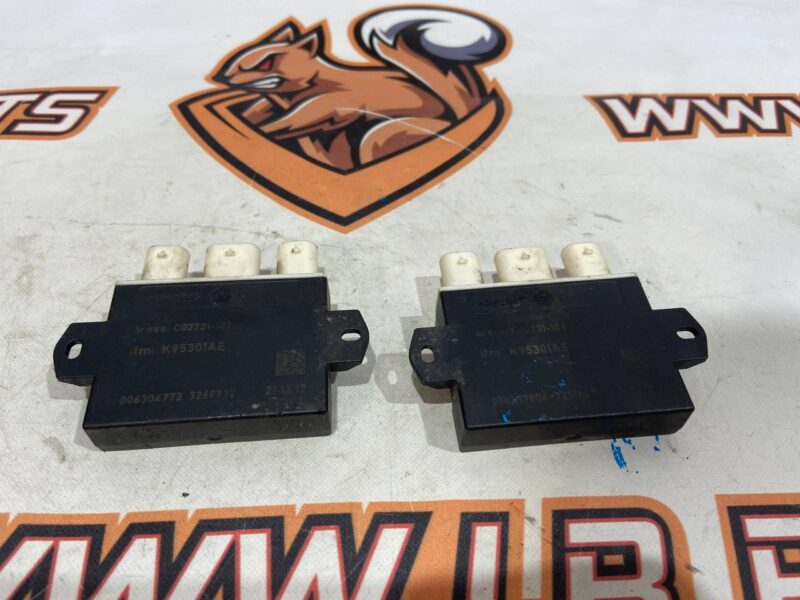 LR082100 Trunk Lock Control unit Right left LAND ROVER DISCOVERY 5 (L462) Used cost 48 € in stock 3 pcs.