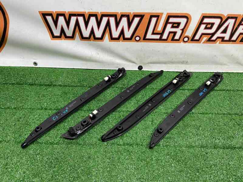 LR082413 Set of overlays for doors Land Rover Discovery 5 L462 (2017-) used cost 28 € in stock 1 pcs.