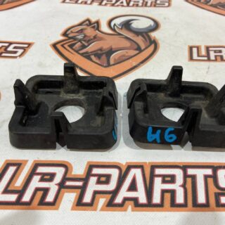 LR082544 Radiator mounting bracket lower LAND ROVER DISCOVERY 5 (L462) Used cost 18,02 € in stock 2 pcs.