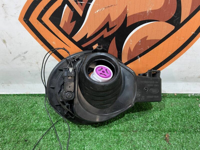 LR082816 Tank flap Land Rover Discovery 5 L462 (2017-) USED cost 75 € in stock 3 pcs.