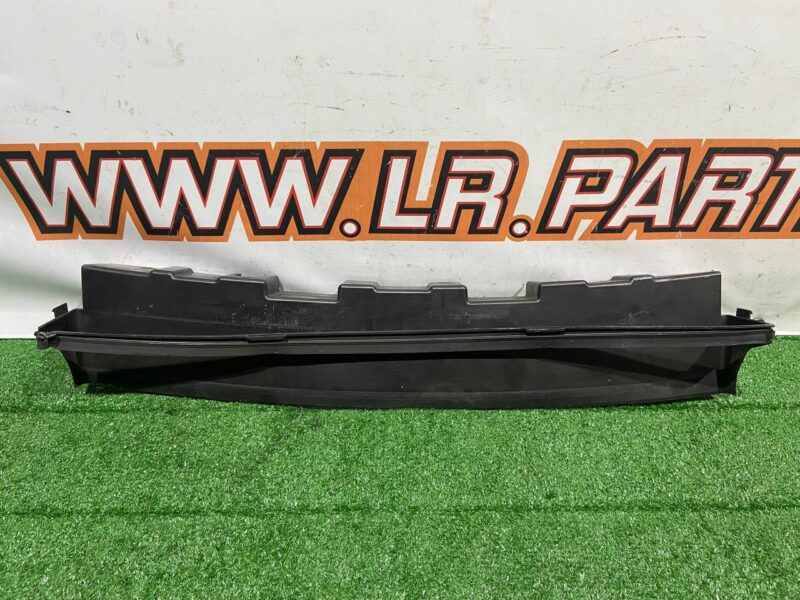 LR082886 Air deflector Land Rover Discovery 5 Used cost 60 € in stock 3 pcs.