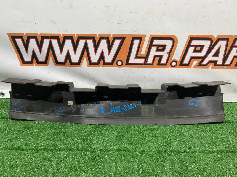 LR082886 Air deflector Land Rover Discovery 5 Used cost 60 € in stock 3 pcs.