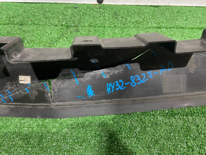 LR082886 Air deflector Land Rover Discovery 5 Used cost 60 € in stock 3 pcs.