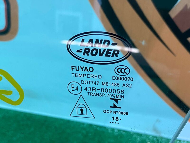 LR082923 Front left door glass Land Rover Discovery 5 L462 (2017-) USED cost 80 € in stock 7 pcs.