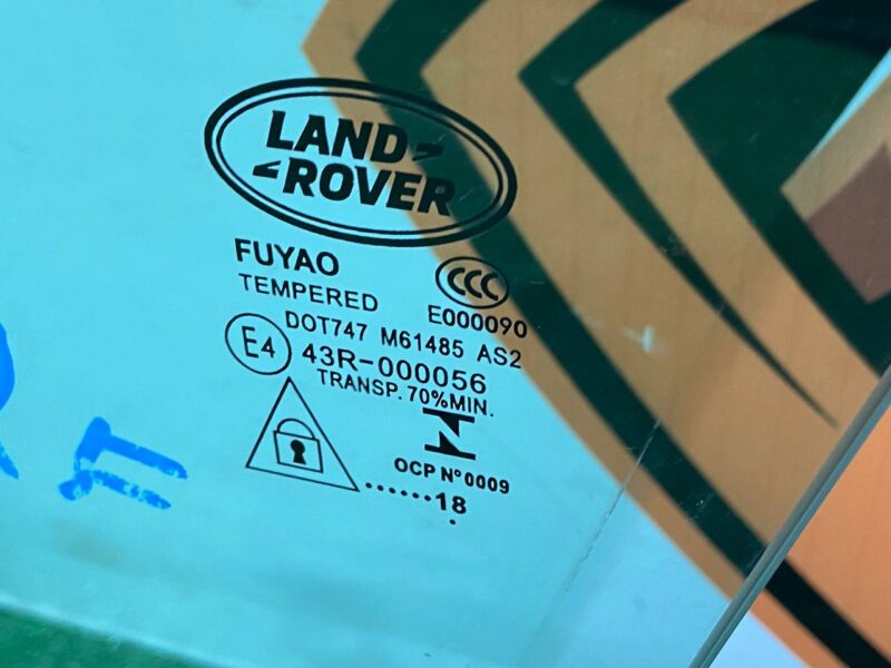 LR082923 Front left door glass Land Rover Discovery 5 L462 (2017-) USED cost 80 € in stock 7 pcs.