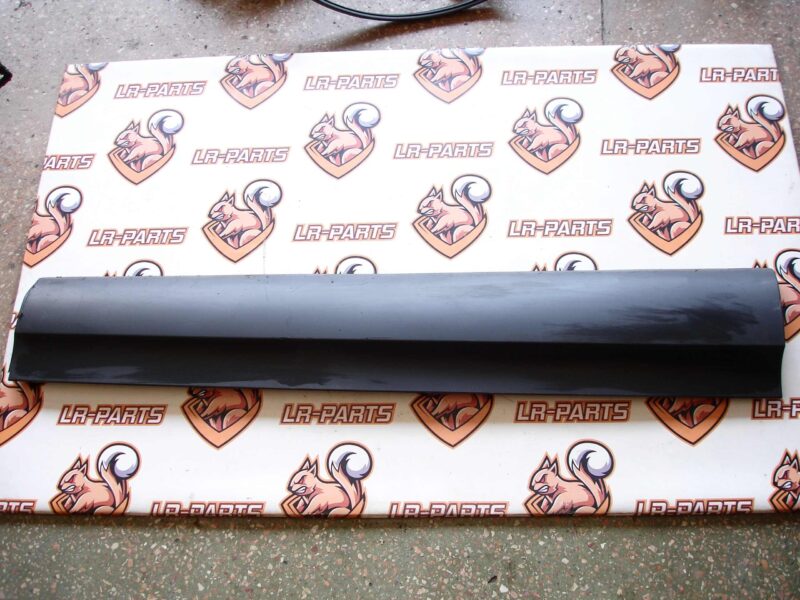 LR082942 External door molding front right Land Rover Discovery 5 L462 (2017-) used cost 60 € in stock 2 pcs.