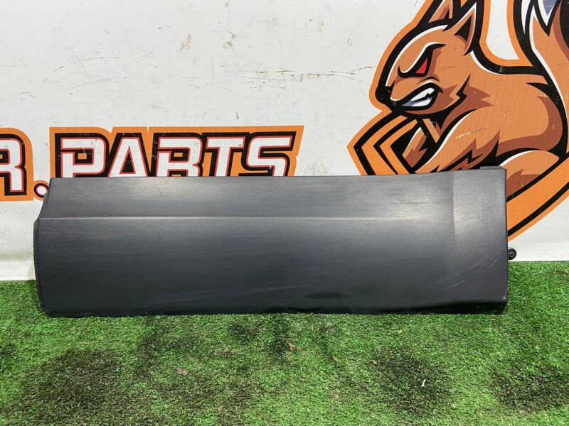 LR082945 Rear Left Door Exterior Molding Used Land Rover Discovery 5 L462 (2017-) cost 50 € in stock 4 pcs.