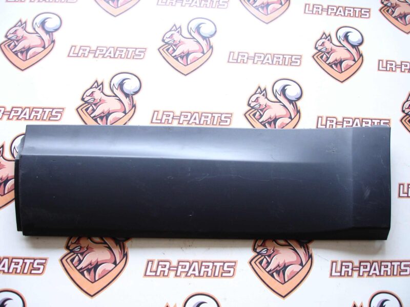 LR082945 Rear Left Door Exterior Molding Used Land Rover Discovery 5 L462 (2017-) cost 50 € in stock 4 pcs.