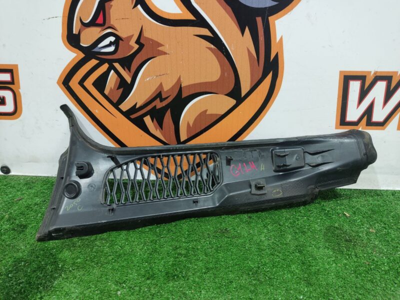 LR082949 Left tailgate trim panel Land Rover Discovery 5 used cost 22 € in stock 3 pcs.