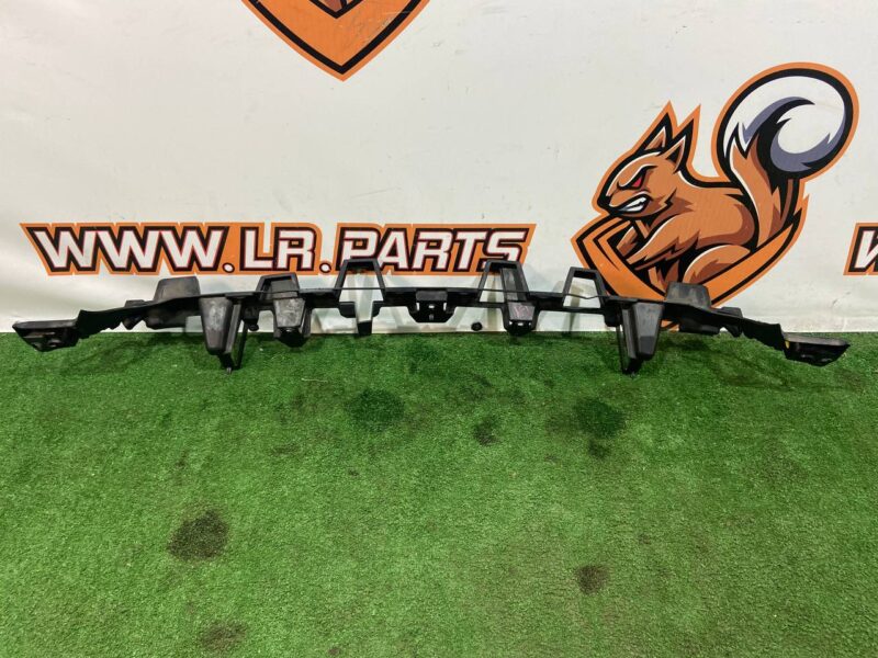 LR083041 Center rear bumper mounting bracket Land Rover Discovery 5 L462 (2017-) USED cost 40 € in stock 2 pcs.