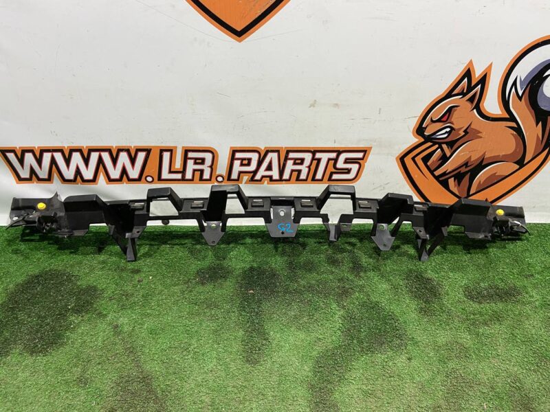 LR083041 Center rear bumper mounting bracket Land Rover Discovery 5 L462 (2017-) USED cost 40 € in stock 2 pcs.