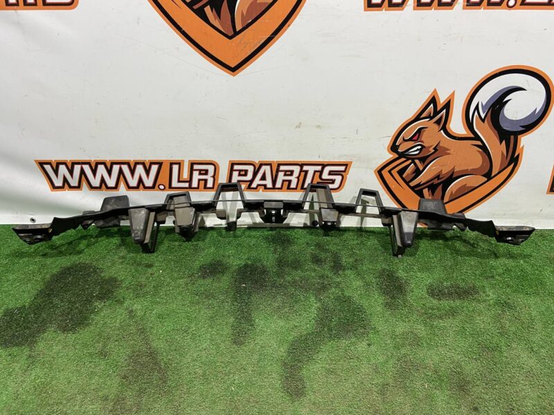 LR083041 Center rear bumper mounting bracket Land Rover Discovery 5 L462 (2017-) USED cost 40 € in stock 2 pcs.