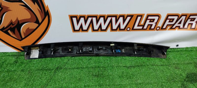 LR083124 Trunk lid molding Land Rover Discovery 5 Used cost 158 € in stock 4 pcs.